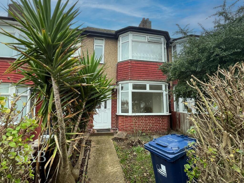 Ritz Place 3 Northolt  Bagian luar foto
